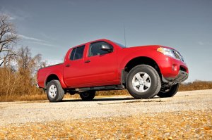 Nissan Xterra Suspension Lift Kit - Rough Country - 2.5 Inch Leveling Kit - Red - '05-'15